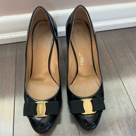 Salvatore Ferragamo Shoes - Ferragamo Heels with Bow